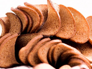 Снеки к пиву: Ресторанные гренки с чесноком