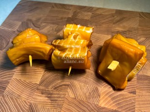 Окунь морской холодного копчения: Шашлычок из кальмара х/к