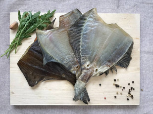 Рыцарское мясо олень: Камбала камчатская вяленая без икры