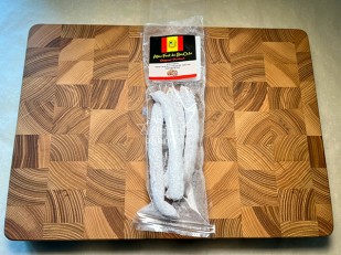 Чипсы из лаваша: Колбаски сыровяленые Mini Fuet 