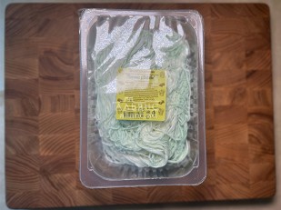 Весовой сыр со вкусом АДЖИКИ: Сыр Чечил паутинка (васаби)  500 гр.